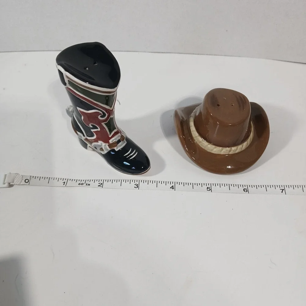 Sonoma Happy Trails Western Salt and Pepper Shakers New